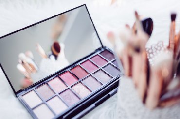 Essential makeup tips for tweens — warpaint international beauty agency